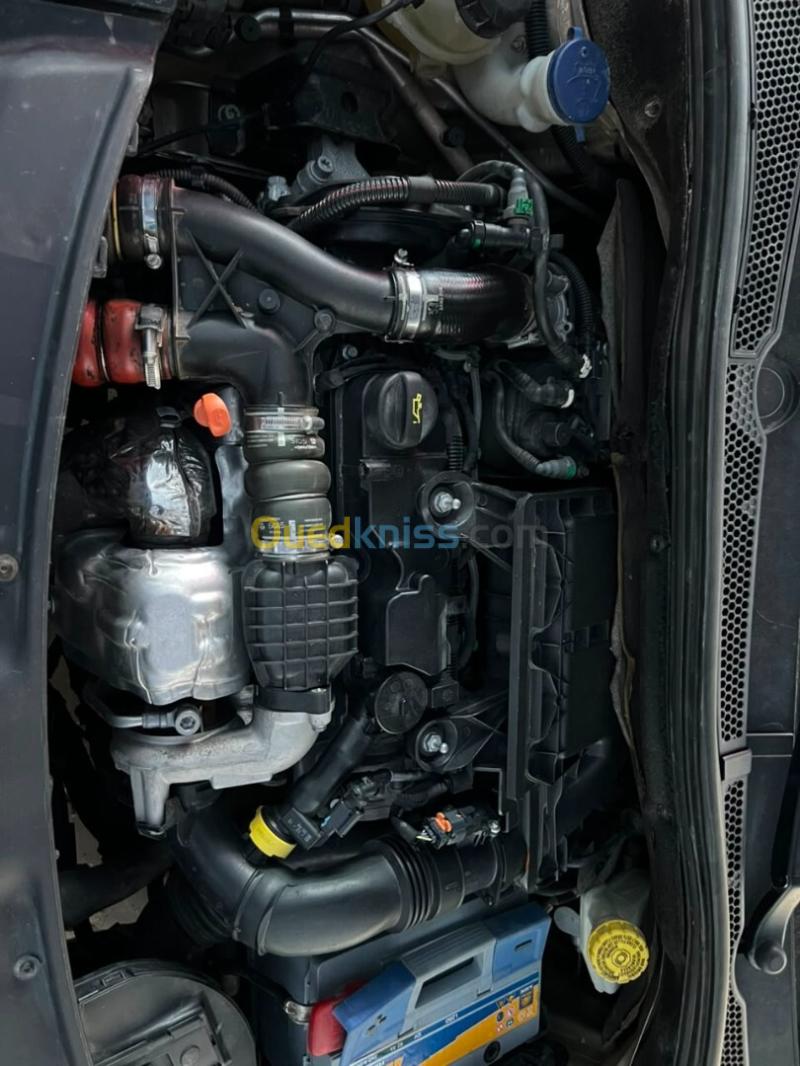 Peugeot 208 2016 Allure Facelift 3