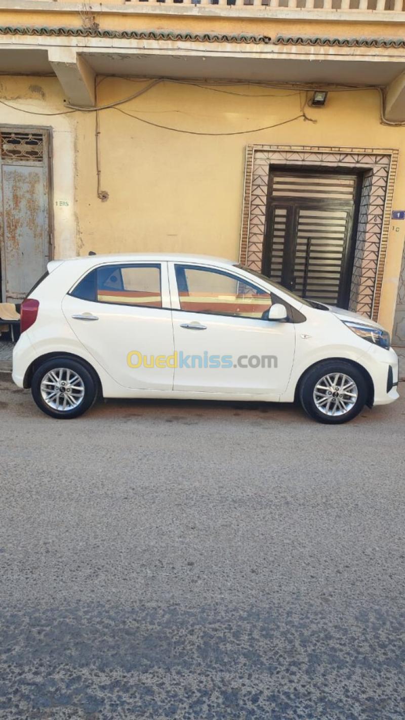 Kia Picanto 2022  3