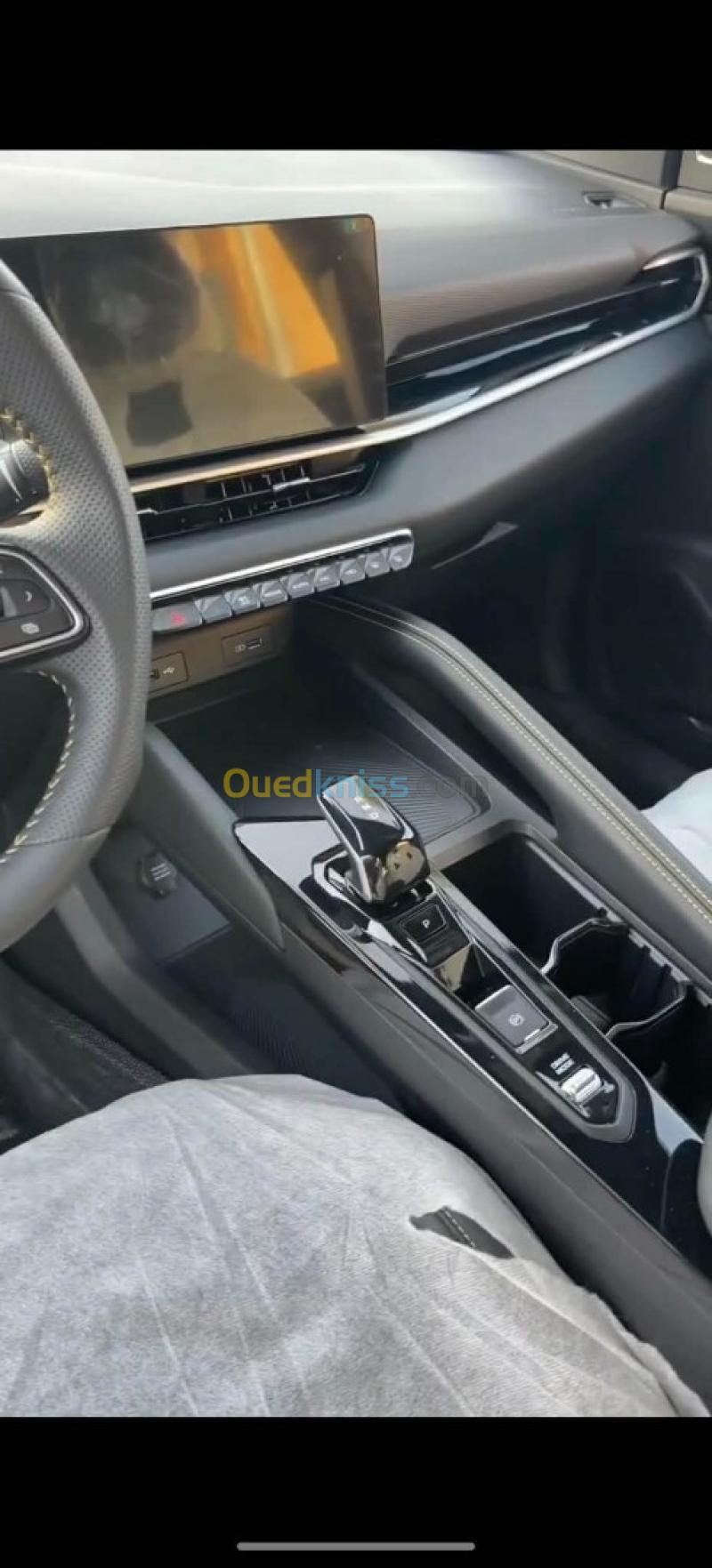 Geely Coolray 2026  6