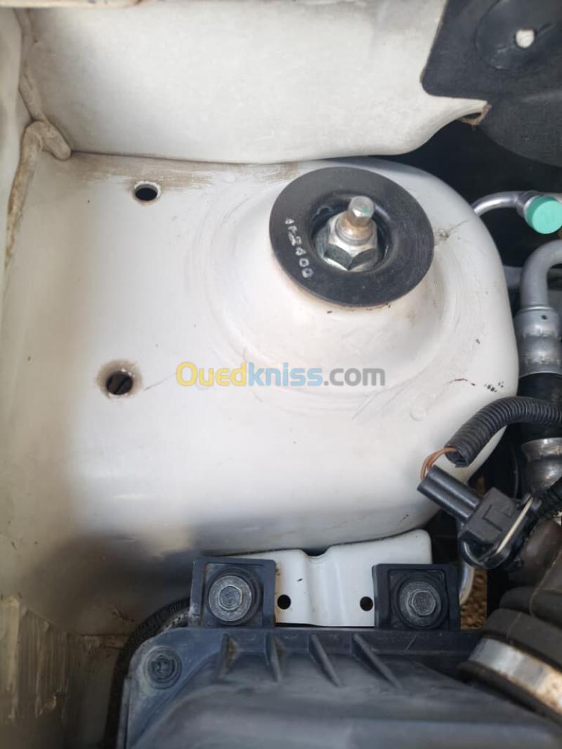 Chevrolet Aveo 4 portes 2015  15