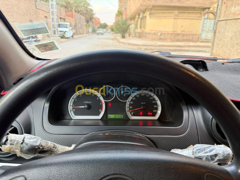 Chevrolet Aveo 4 portes 2015  10