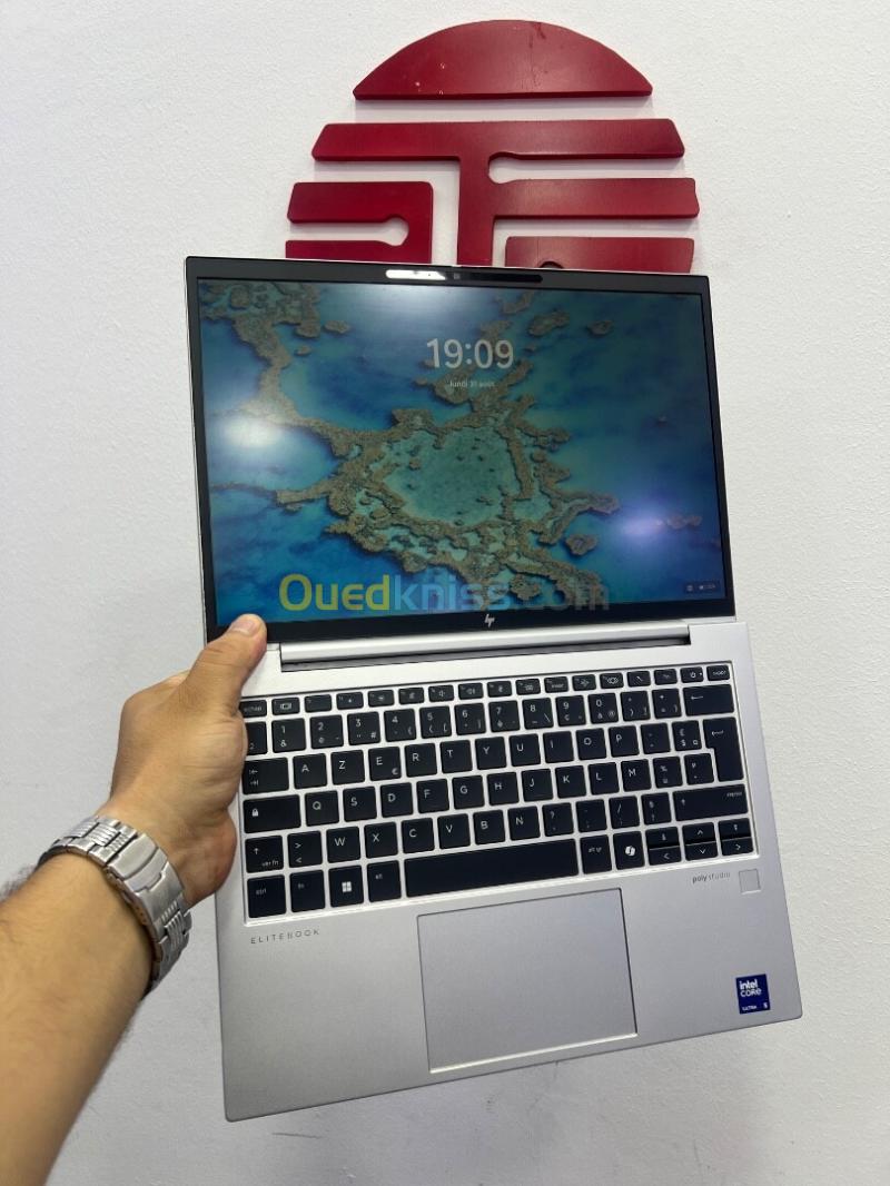 HP ELITEBOOK 830 g11 ULTRA 5 135U RAM 16gb nvme 256gb INTEL GRAPHICS
