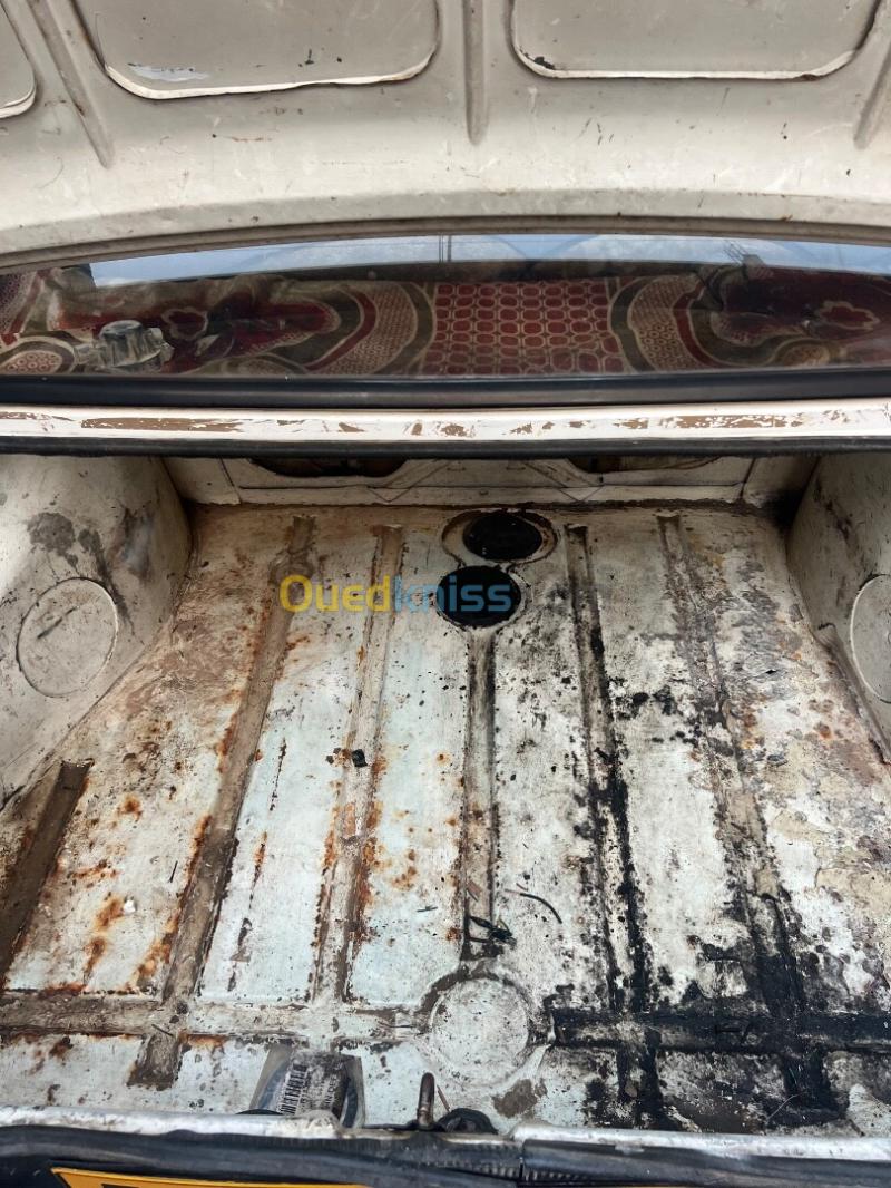 Peugeot 305 1985 305 11