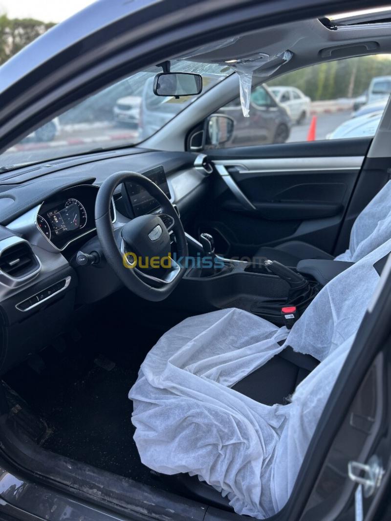 Geely Coolray 2026 Manuelle avec toit 3