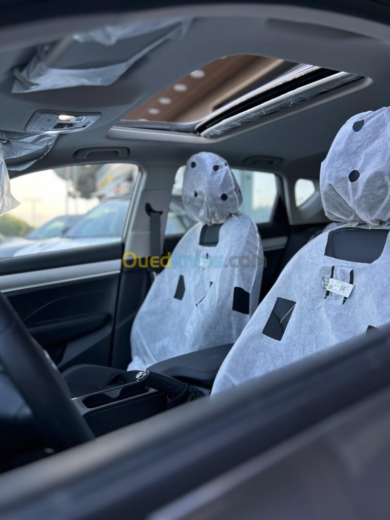Geely Coolray 2026 Manuelle avec toit 5