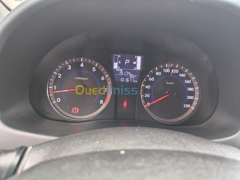 Hyundai Accent RB  5 portes 2018 Style 3