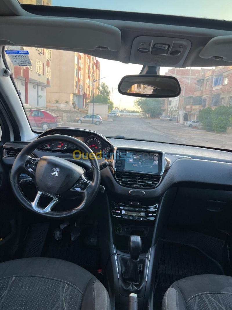 Peugeot 208 2015 Allure 8