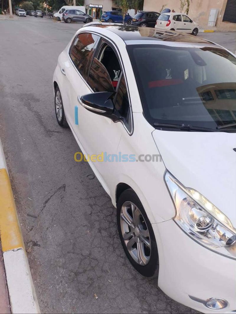 Peugeot 208 2014 Allure