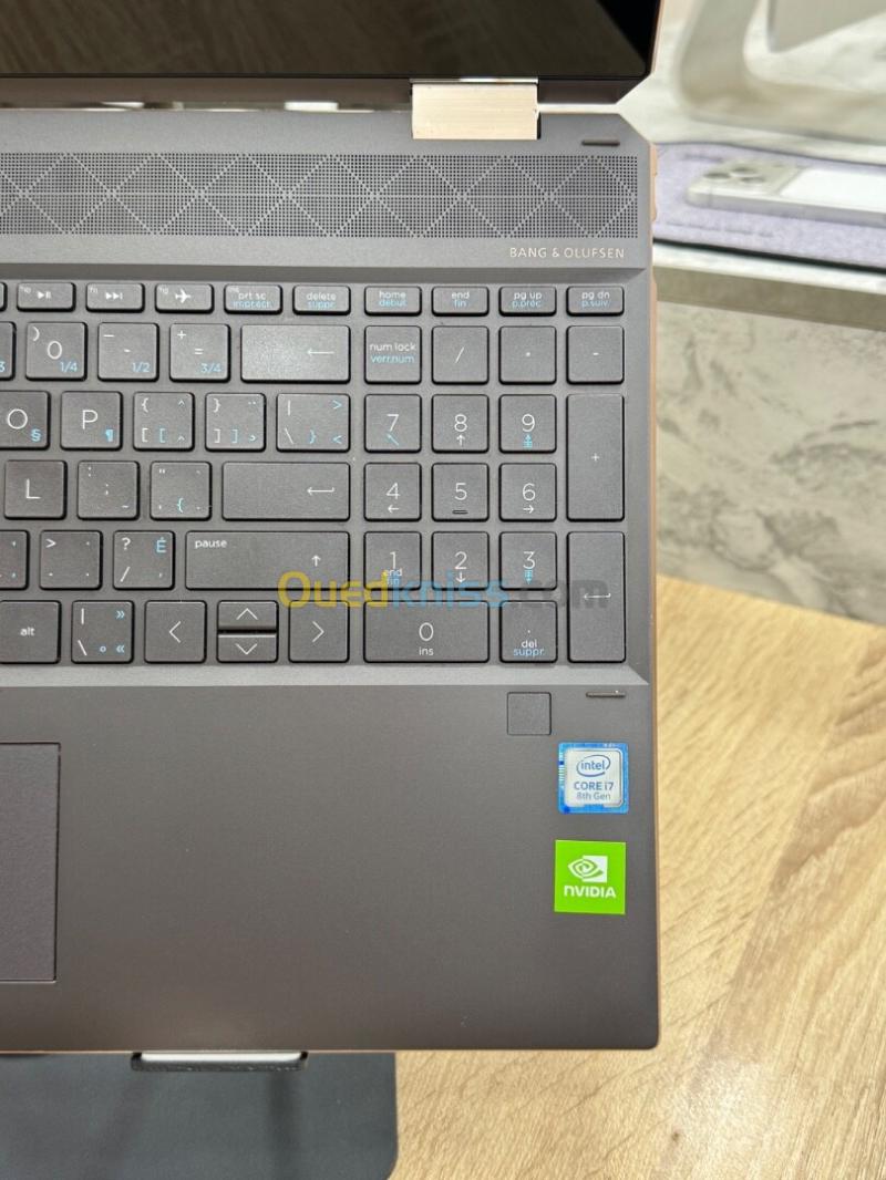 HP Spectre x360 15 i7-8565U 16GB/512GB NVIDIA GeForce MX150 2GB 2