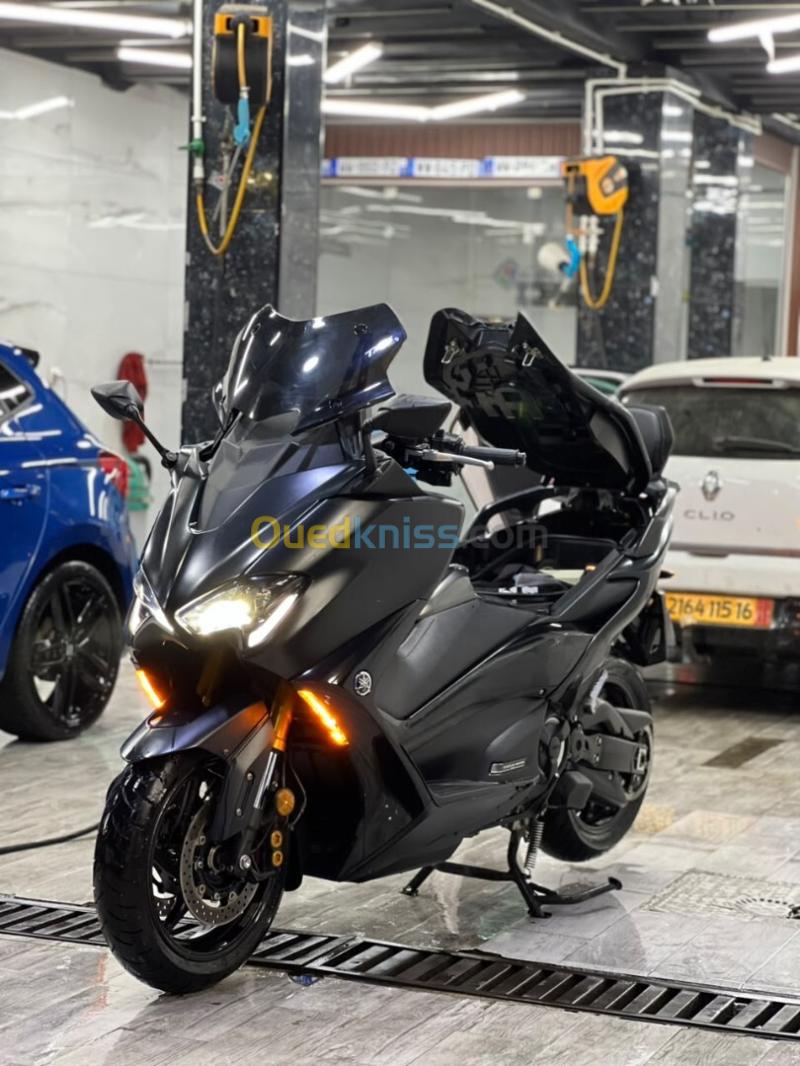 Yamaha Tmax 2021