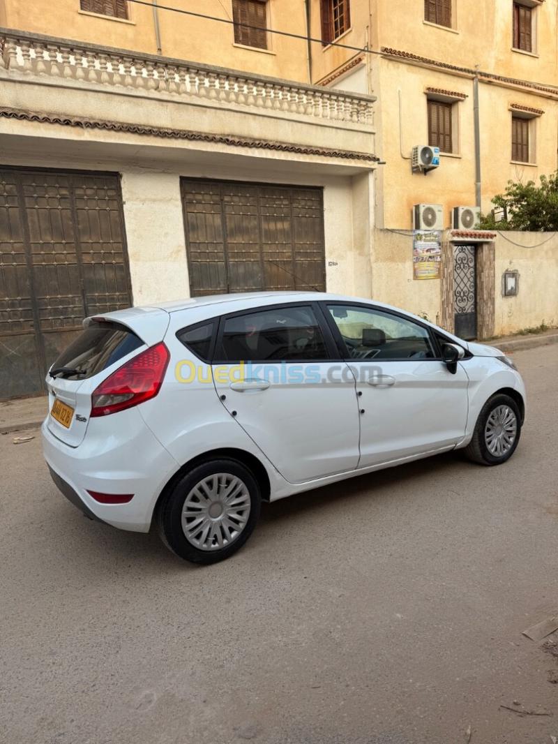 Ford Fiesta 2012 City 4
