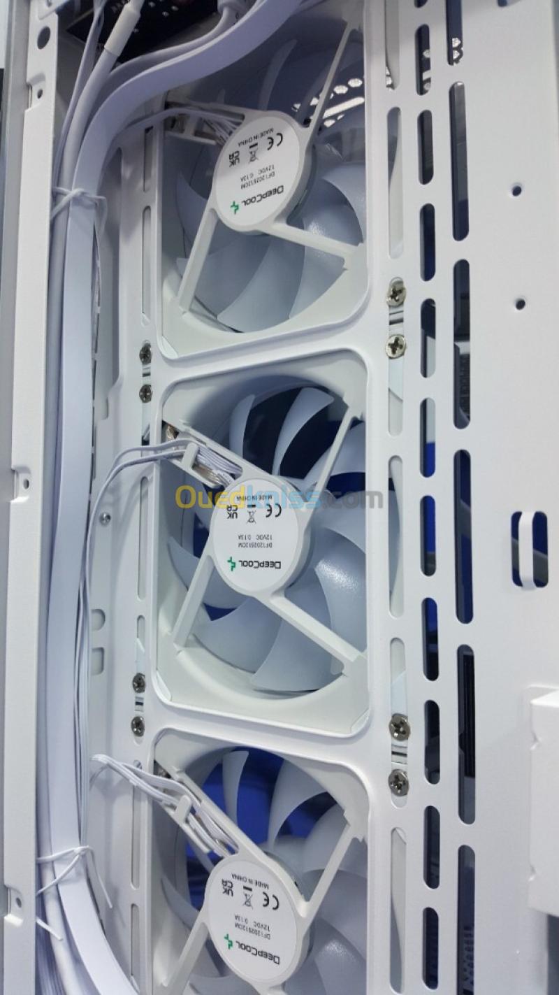 UNITE GAMING RYZEN 7 9800X3D 32G RTX 5070TI 16G FULL WHITE 7