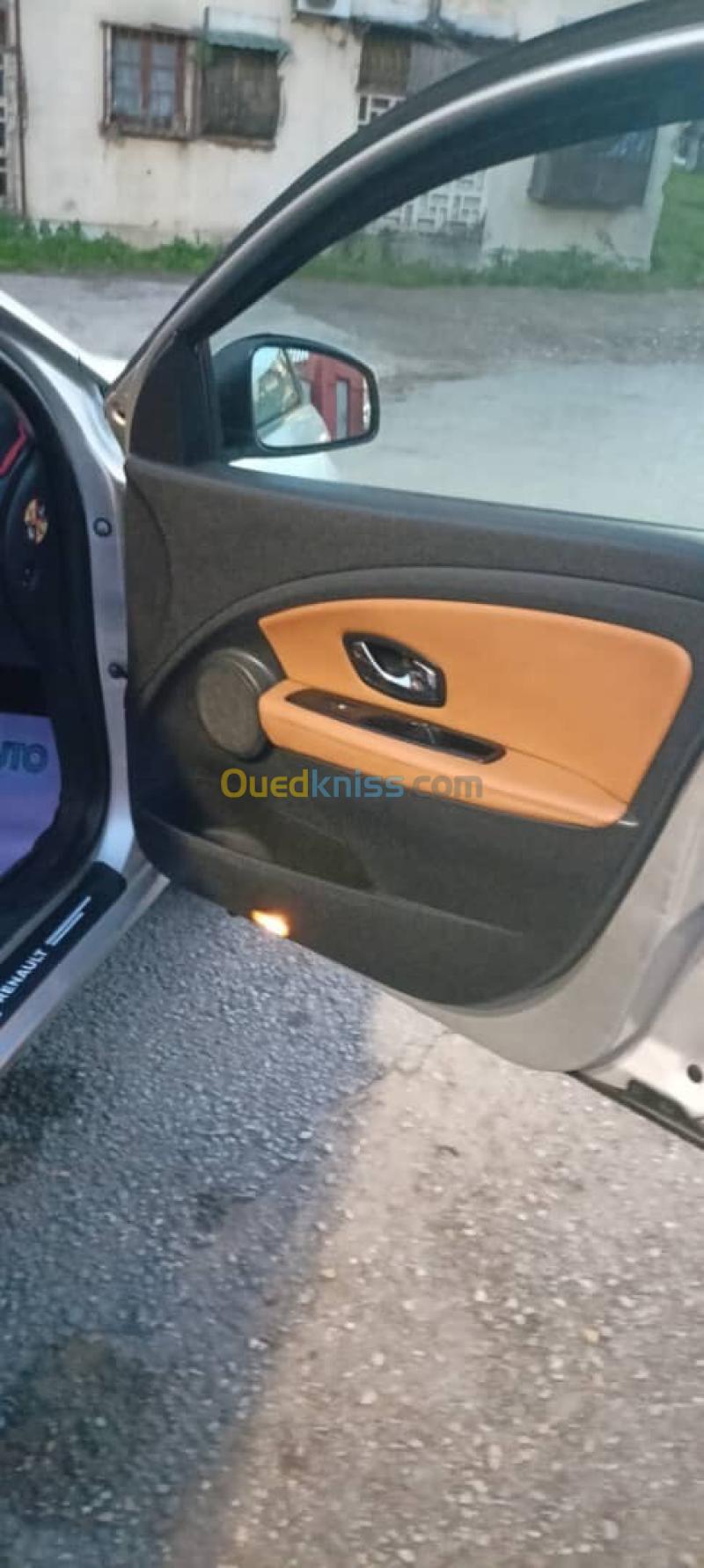 Renault Megane 3 2012 Play 25