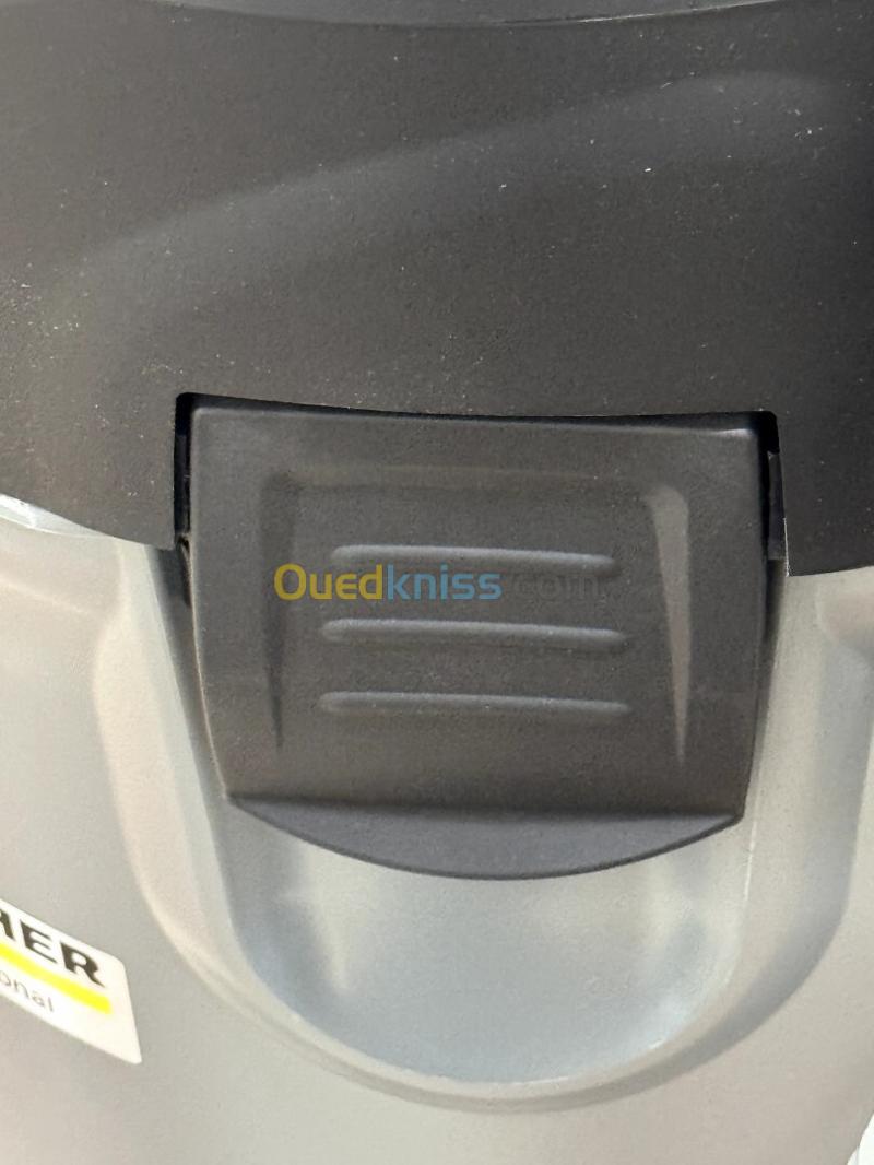 Aspirateur eau et poussières NT 70/3 - marque Kärcher 12