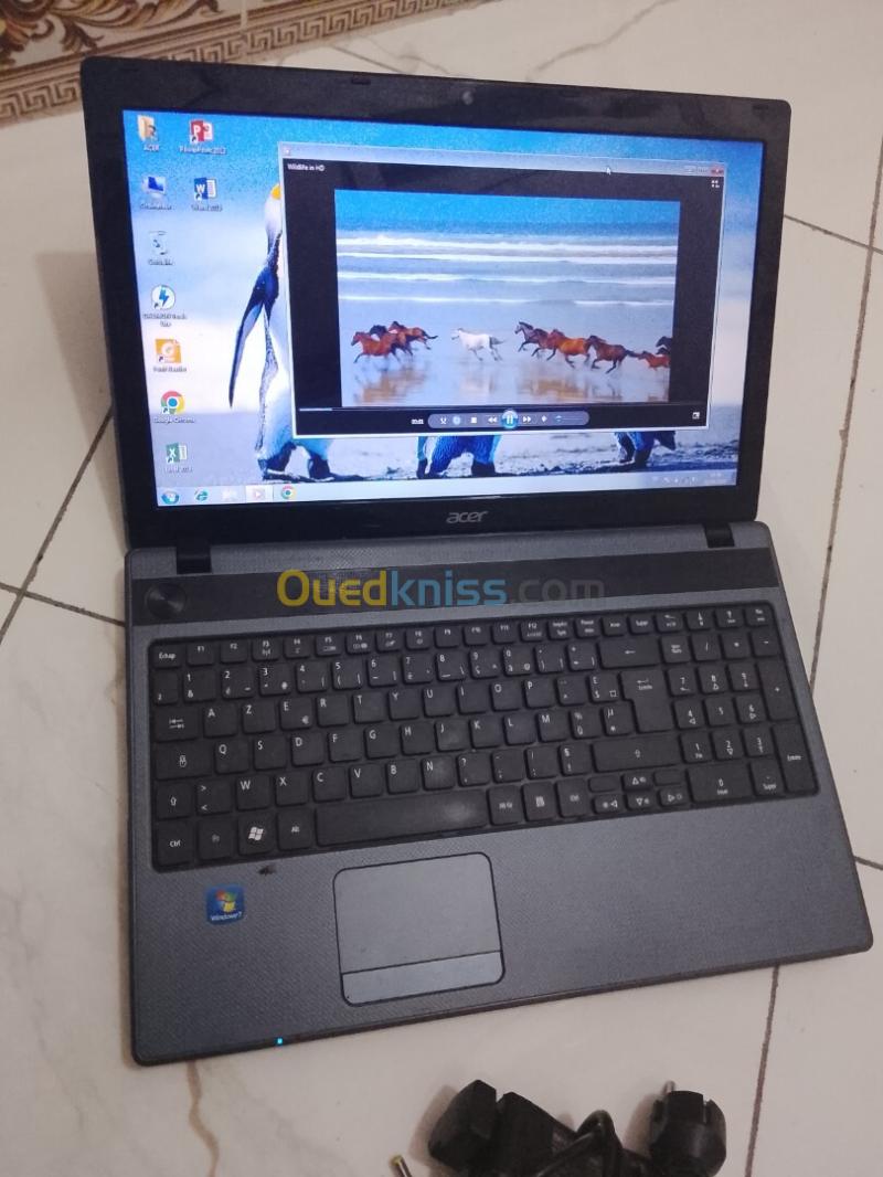 Laptop Acer AMD E300 250 Go HDD 04 Go RAM Bonne batterie
