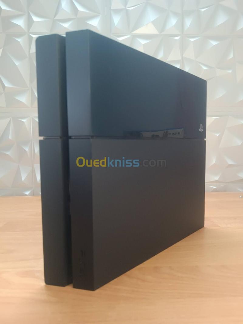 PS4 Online v13.52 500Gb + 1 menette copie. 9