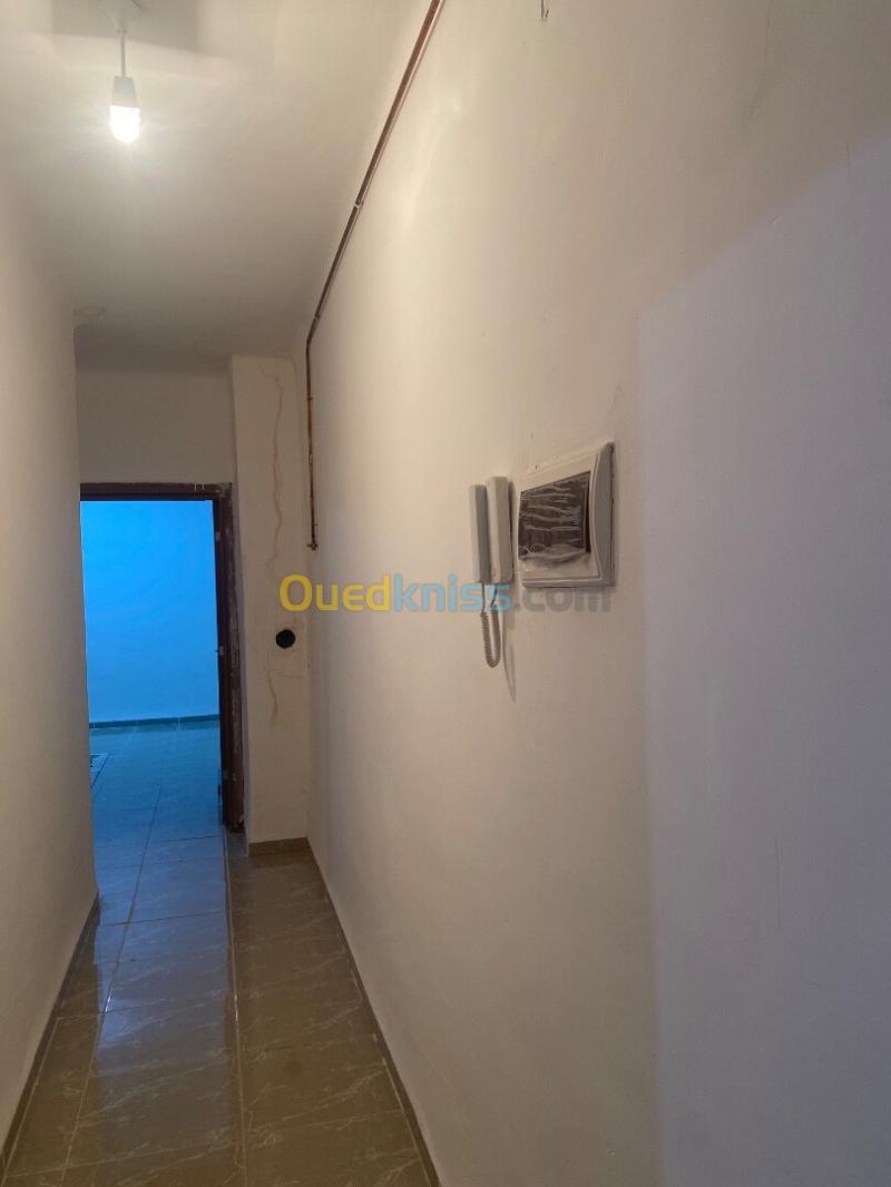 Location Appartement F4 Alger Zeralda 3