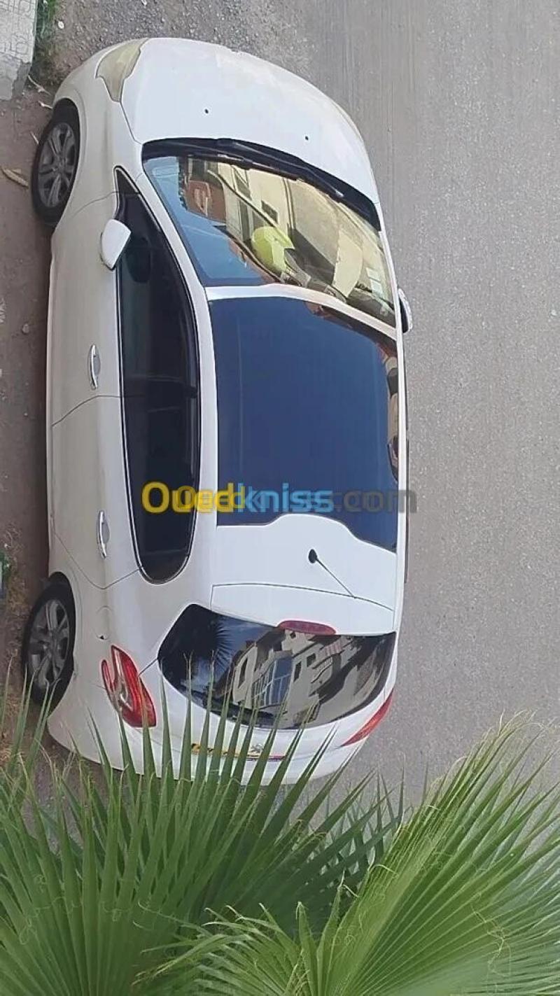 Peugeot 208 2013 Allure 10