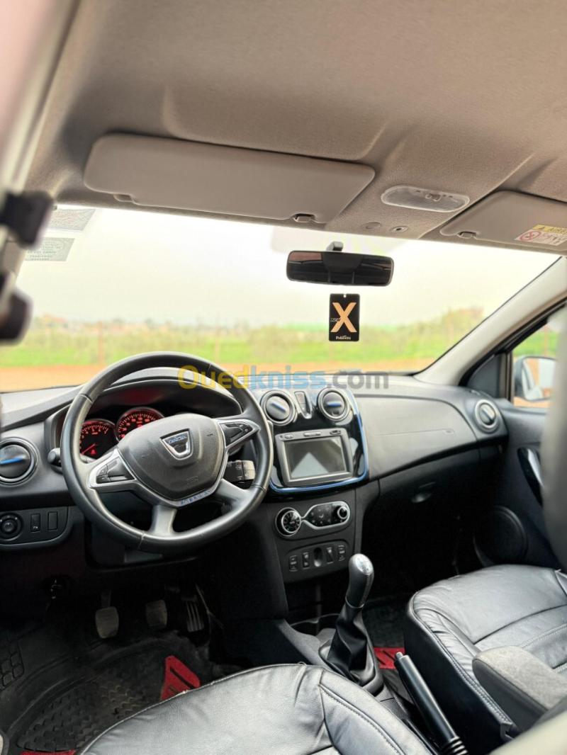 Dacia Sandero 2023 Stepway Expression plus 7