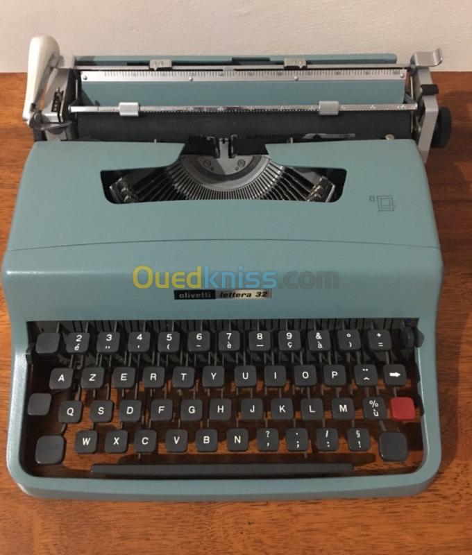  machine à écrire Olivetti Lettera 32 année 1965 