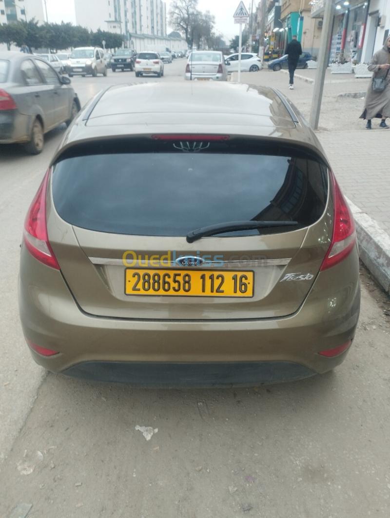 Ford Fiesta 2012 Titanium Sport pack 2