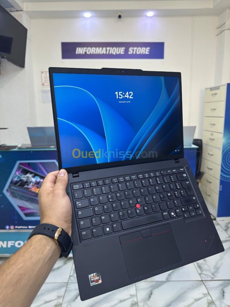 THINKPAD T14 GEN5 CORE : RYZEN 5 PRO 8540U DISC :  512 GB  (SSD)  RAM : 32
