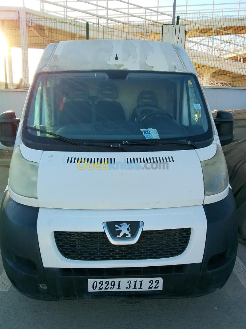 Pougeu Boxer 2011 8