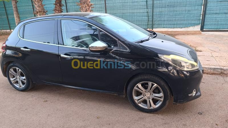 Peugeot 208 2015 Allure Facelift 7