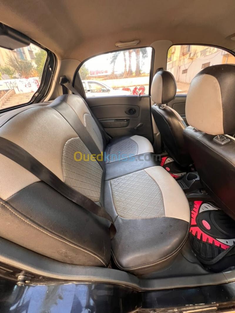 Chevrolet Spark 2015 Lite Base 10