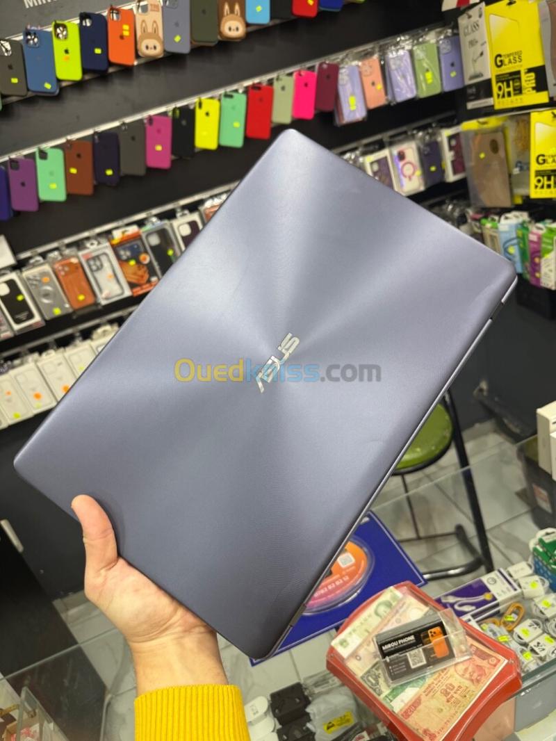 Asus vivobook 17Intel(R) Celeron(R) N4000 CPU 8GB RAM 256GB 5