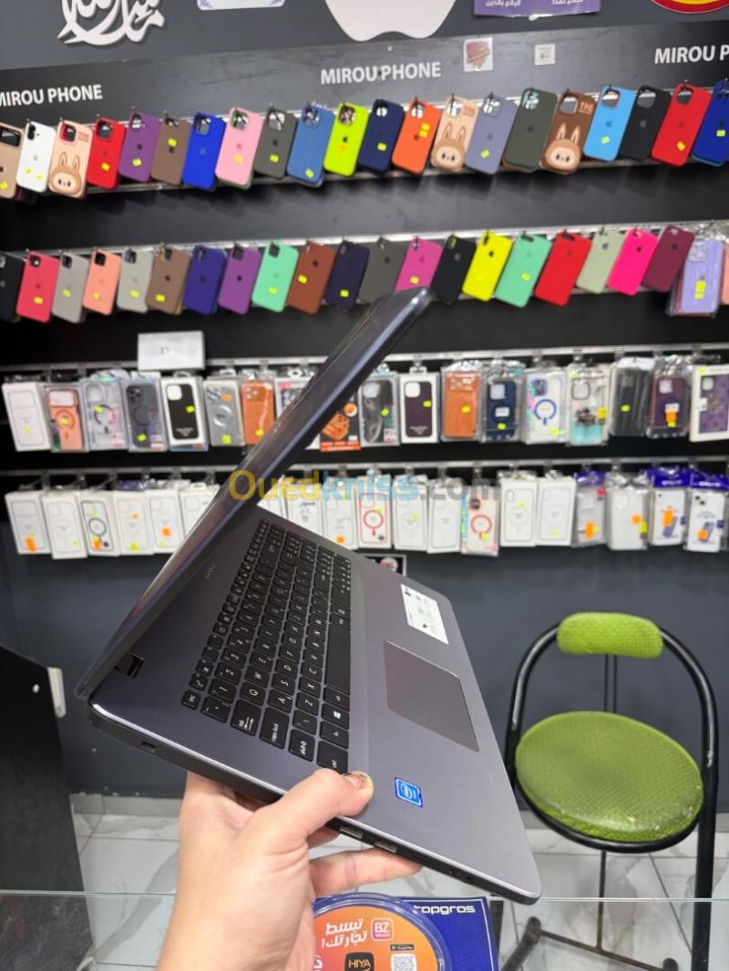 Asus vivobook 17Intel(R) Celeron(R) N4000 CPU 8GB RAM 256GB 2