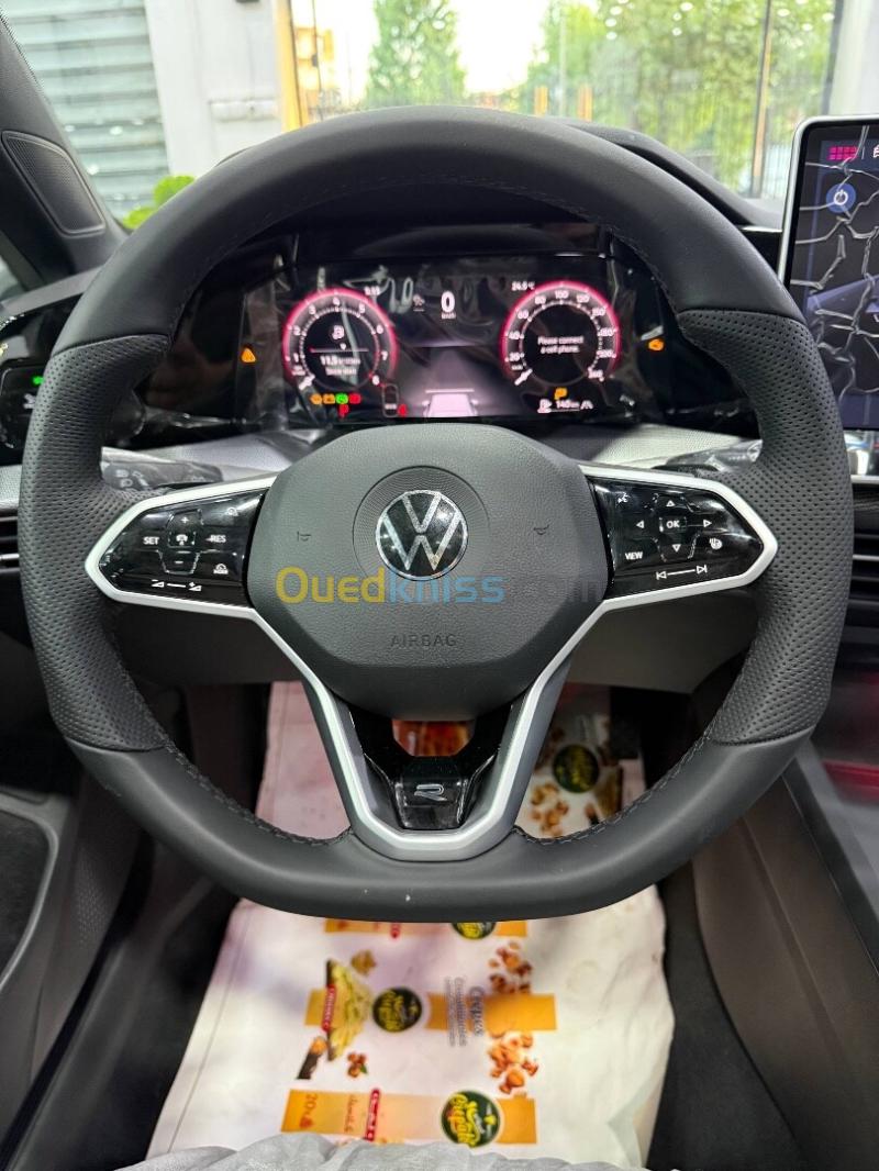Volkswagen Golf 8 2026 R Black Edition  9