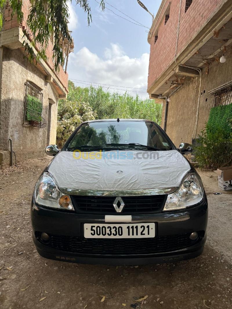 Renault Symbol 2011  3
