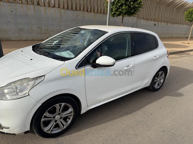 Peugeot 208 2013 Allure