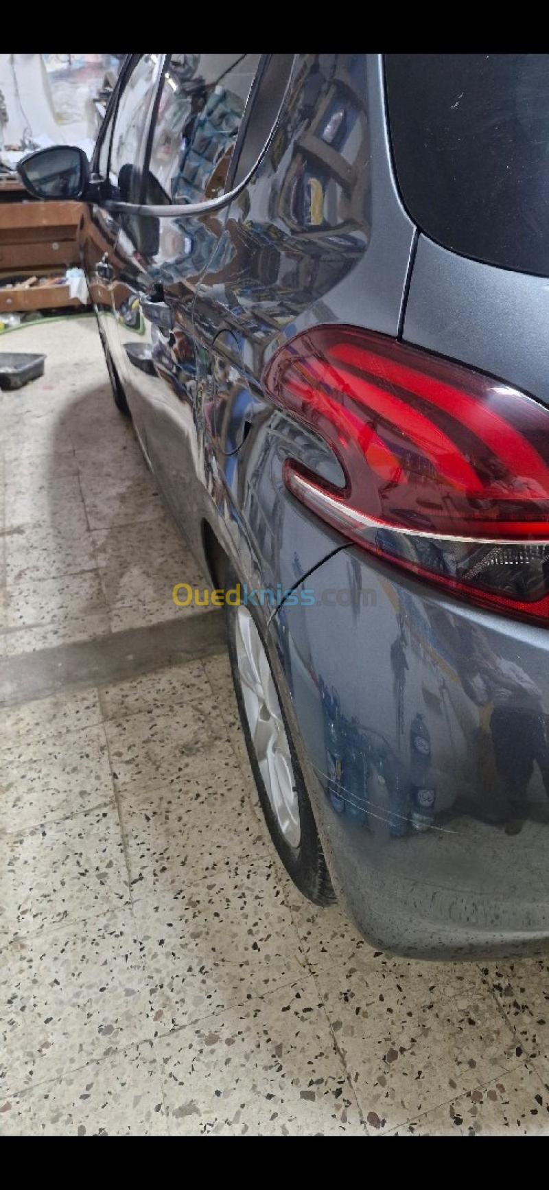 Peugeot 208 2016 Allure 8