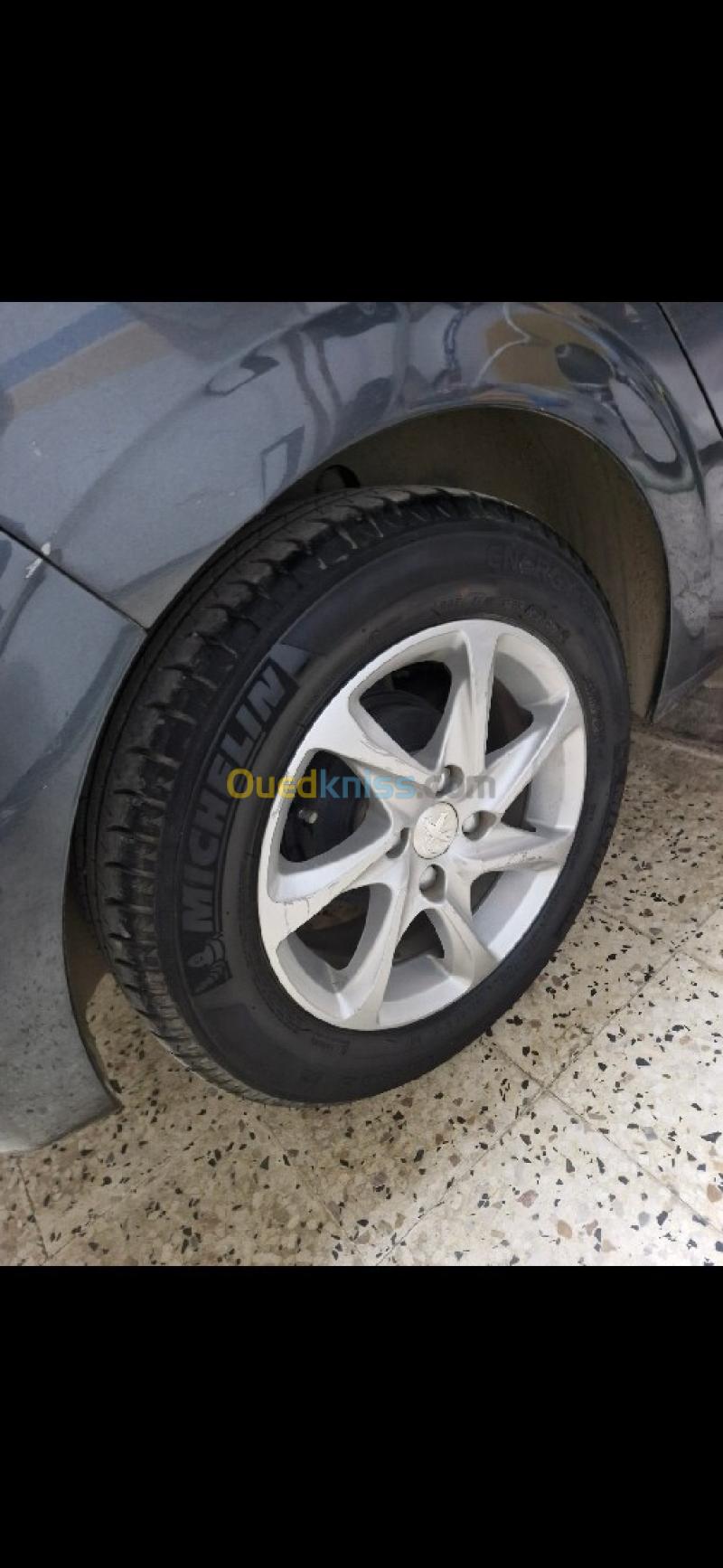 Peugeot 208 2016 Allure 4