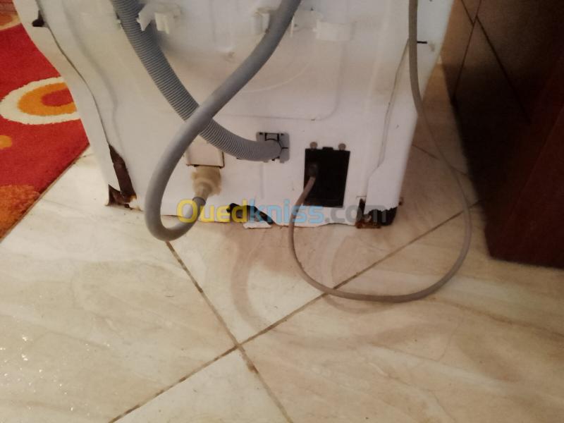 Vends Machine a laver Brandt Intellect 6