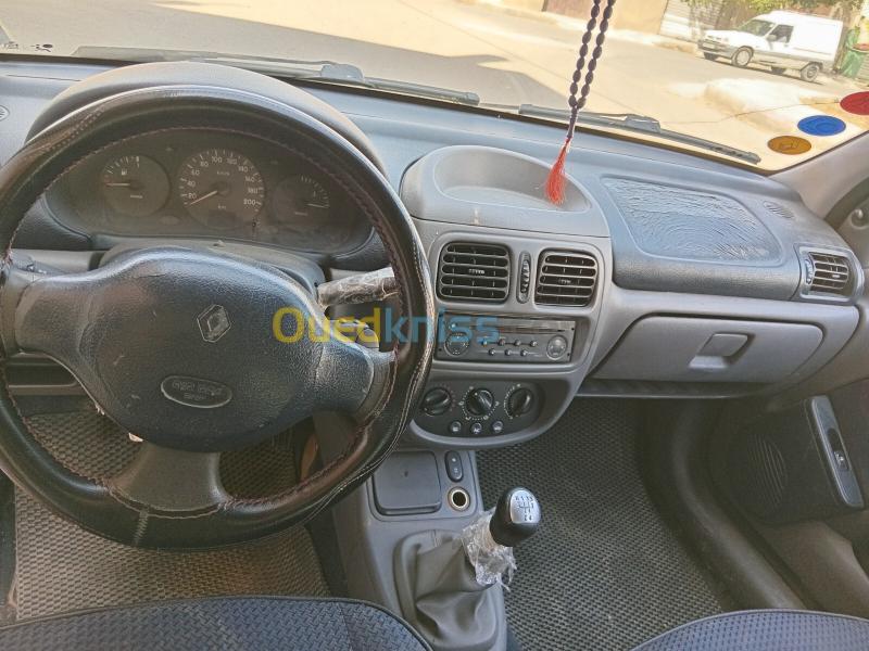 Renault Clio 2 2001 Clio 2 8