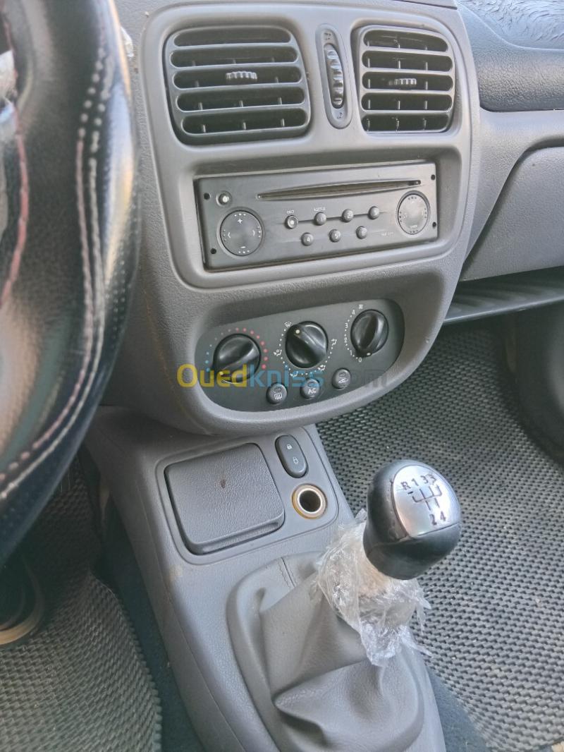 Renault Clio 2 2001 Clio 2 9