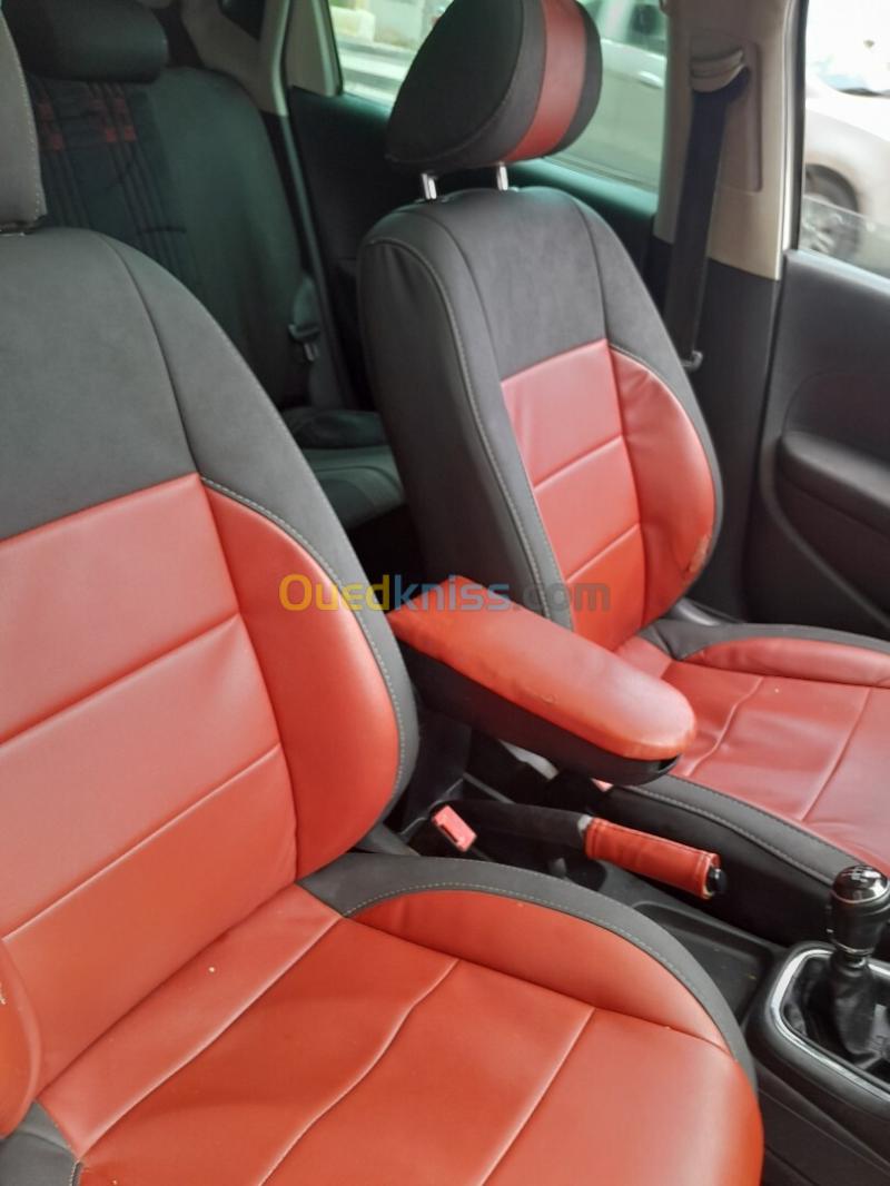 Volkswagen Polo 2012  2