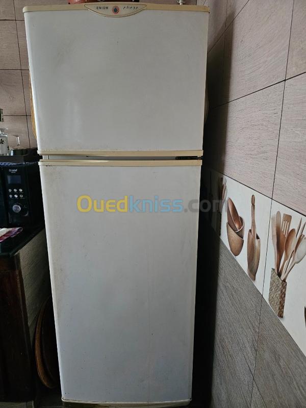  Réfrigérateur ENIEM en panne ثلاجة معطلة