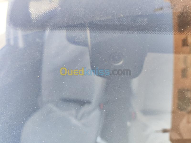 Geely Livan x3 pro 2025  9