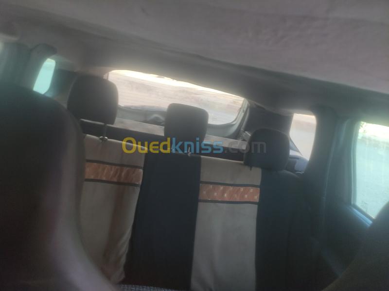 Dacia Duster 2011 Ambiance 9