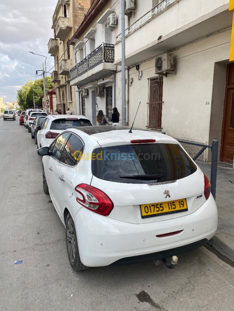 Peugeot 208 2015 Allure