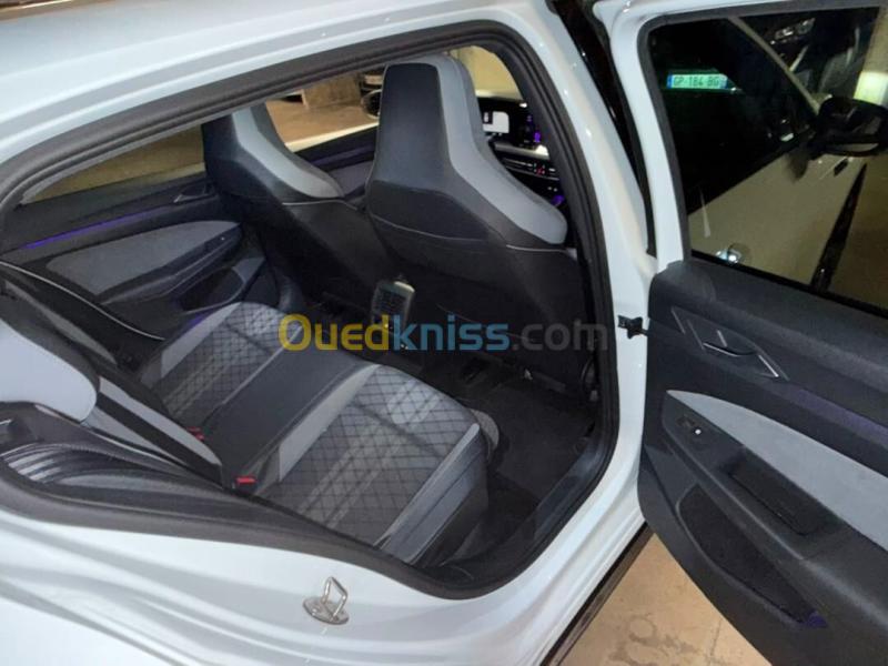 Volkswagen Golf 8 2023 R-Line 5