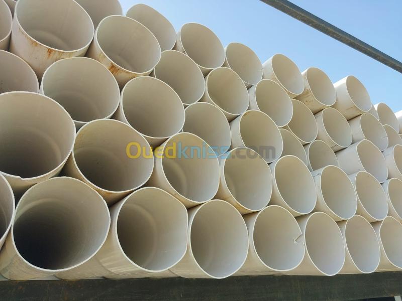  TUBE PVC BLANC 110 PN4 GROS-DETAIL 