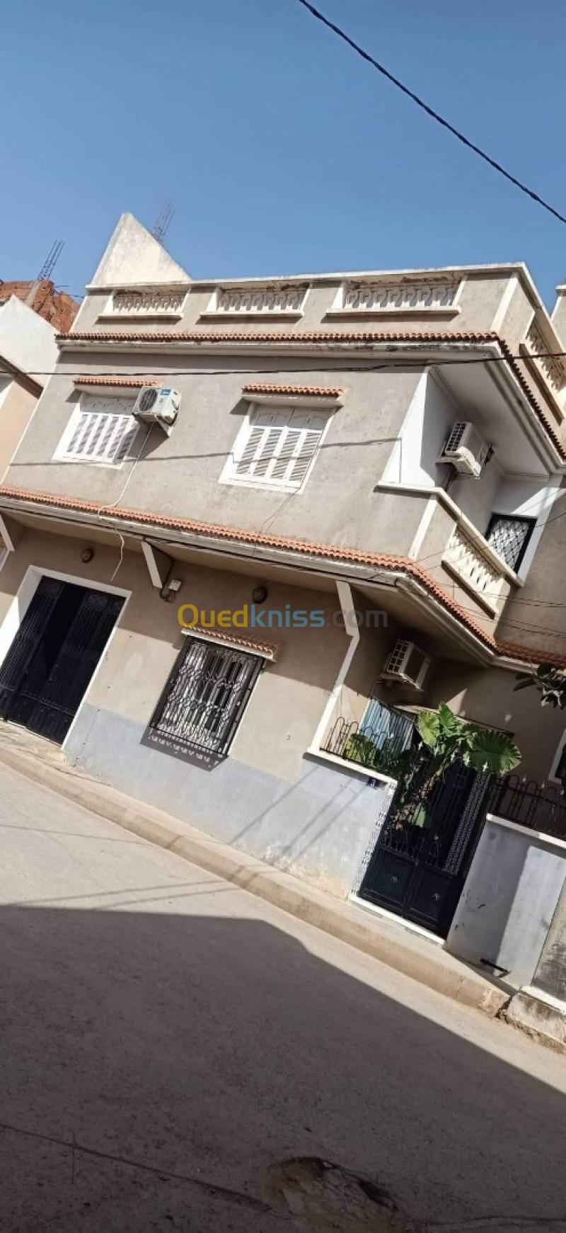 Maison à Vendre à Nedroma Pas Cher vente de villa
