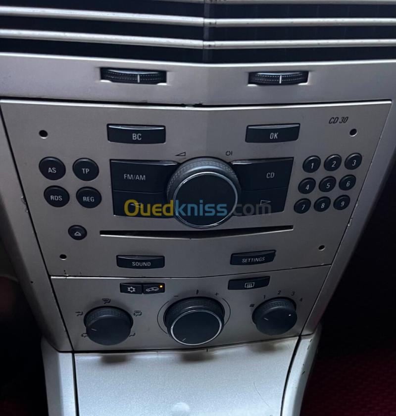 Opel Astra 2008  4