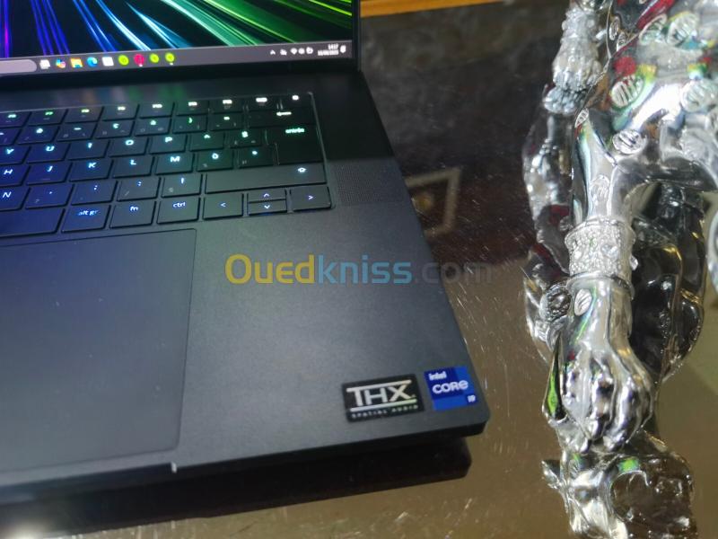 RAZER BLADE 16 - Intel i9-14900HX - RTX 4090 16Go - Écran 16" OLed QHD+ 240Hz - RAM 32Go - SSD 2TB 5