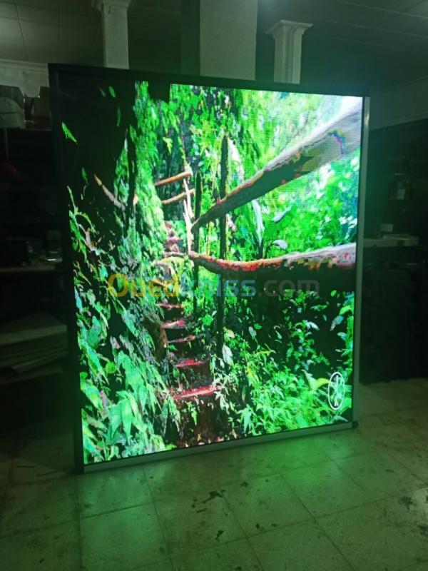  écran geant LED P10 2S WITH NOVASTAR